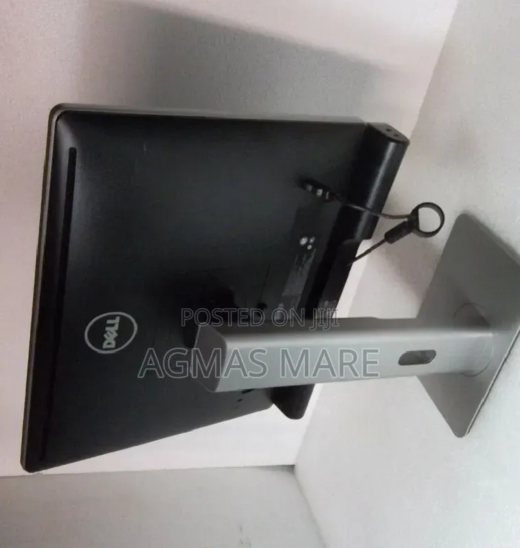 Dell 19" Square LCD Monitor, P1914S. 
- DP(display P1