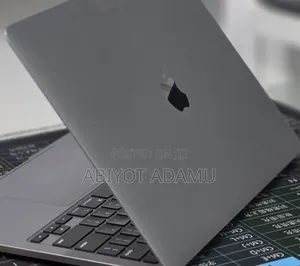 New Laptop Apple MacBook 2019 16GB Apple M1 SSD 256GB