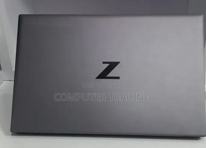 New Laptop HP ZBook Firefly G8 16GB Intel Core i7 SSD 512GB