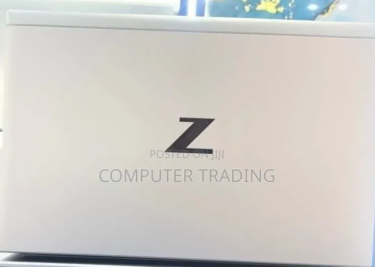 New Laptop HP ZBook Firefly G8 16GB Intel Core i7 SSD 512GB
