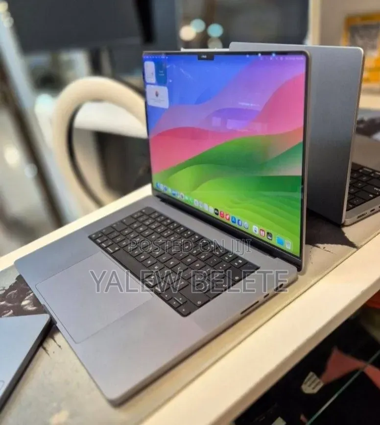 New Laptop Apple MacBook Pro 2021 M1 32GB Apple M1 Pro SSD 512GB