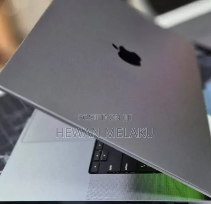 New Laptop Apple MacBook Pro 2021 M1 32GB Apple M1 Pro SSD 512GB