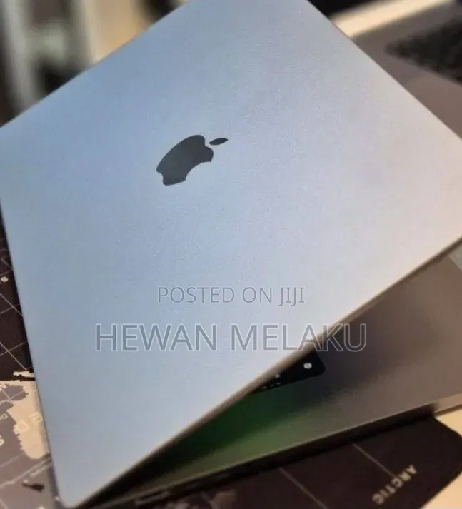 New Laptop Apple MacBook Pro 2021 M1 32GB Apple M1 Pro SSD 512GB