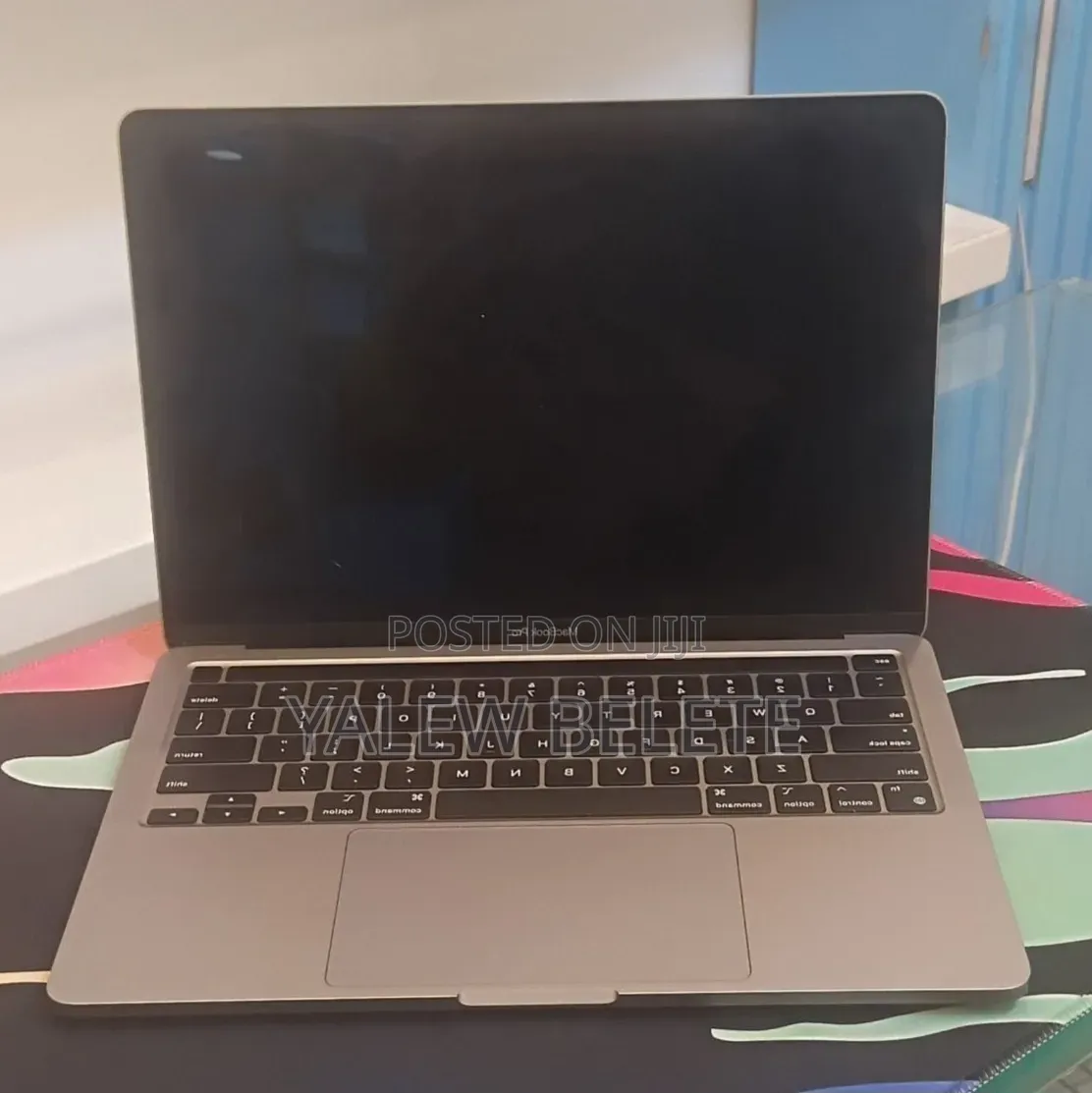 New Laptop Apple MacBook Pro 2020 M1 8GB Apple M1 SSD 256GB