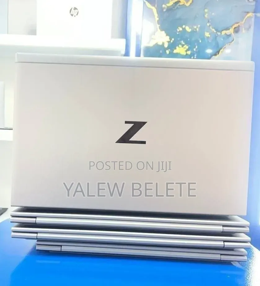 New Laptop HP ZBook Firefly G8 16GB Intel Core i7 SSD 512GB