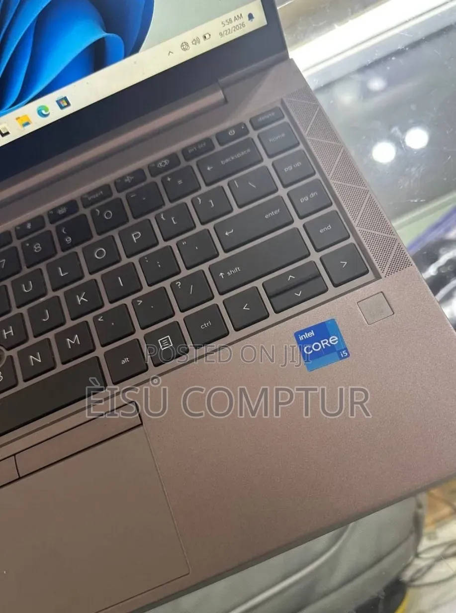 New Laptop HP ZBook Studio G8 16GB Intel Core i5 SSD 512GB