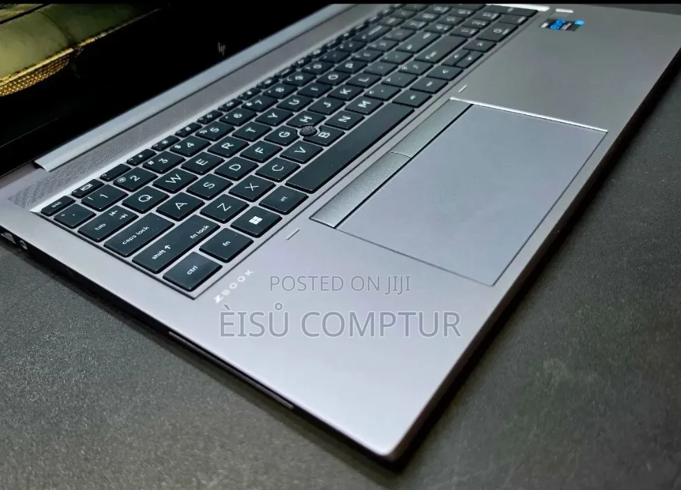 New Laptop HP ZBook Studio G8 16GB Intel Core i5 SSD 512GB