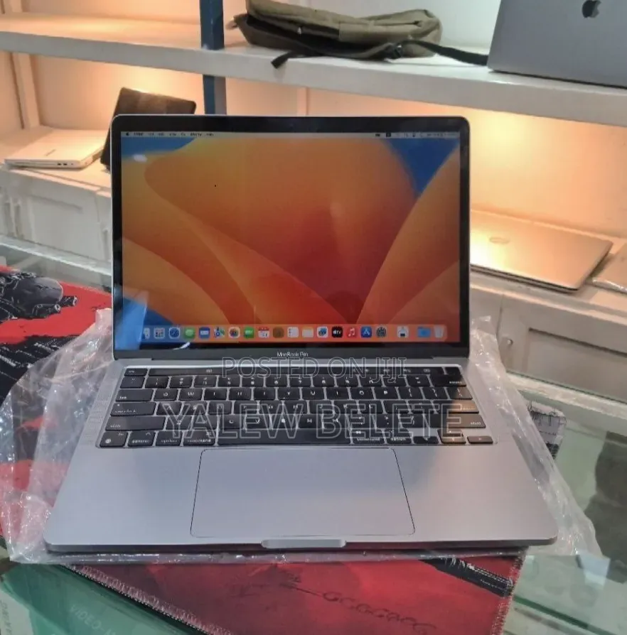 New Laptop Apple MacBook Air 2020 M1 16GB Apple M1 SSD 256GB