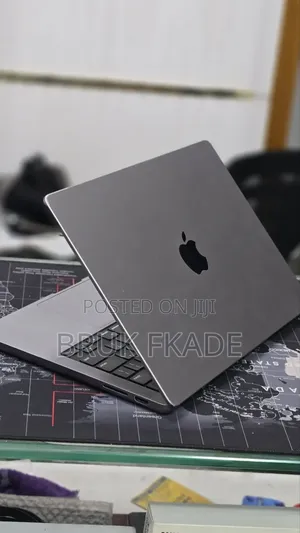 New Laptop Apple MacBook Pro 2023 M3 8GB Apple M3 Pro SSD 512GB