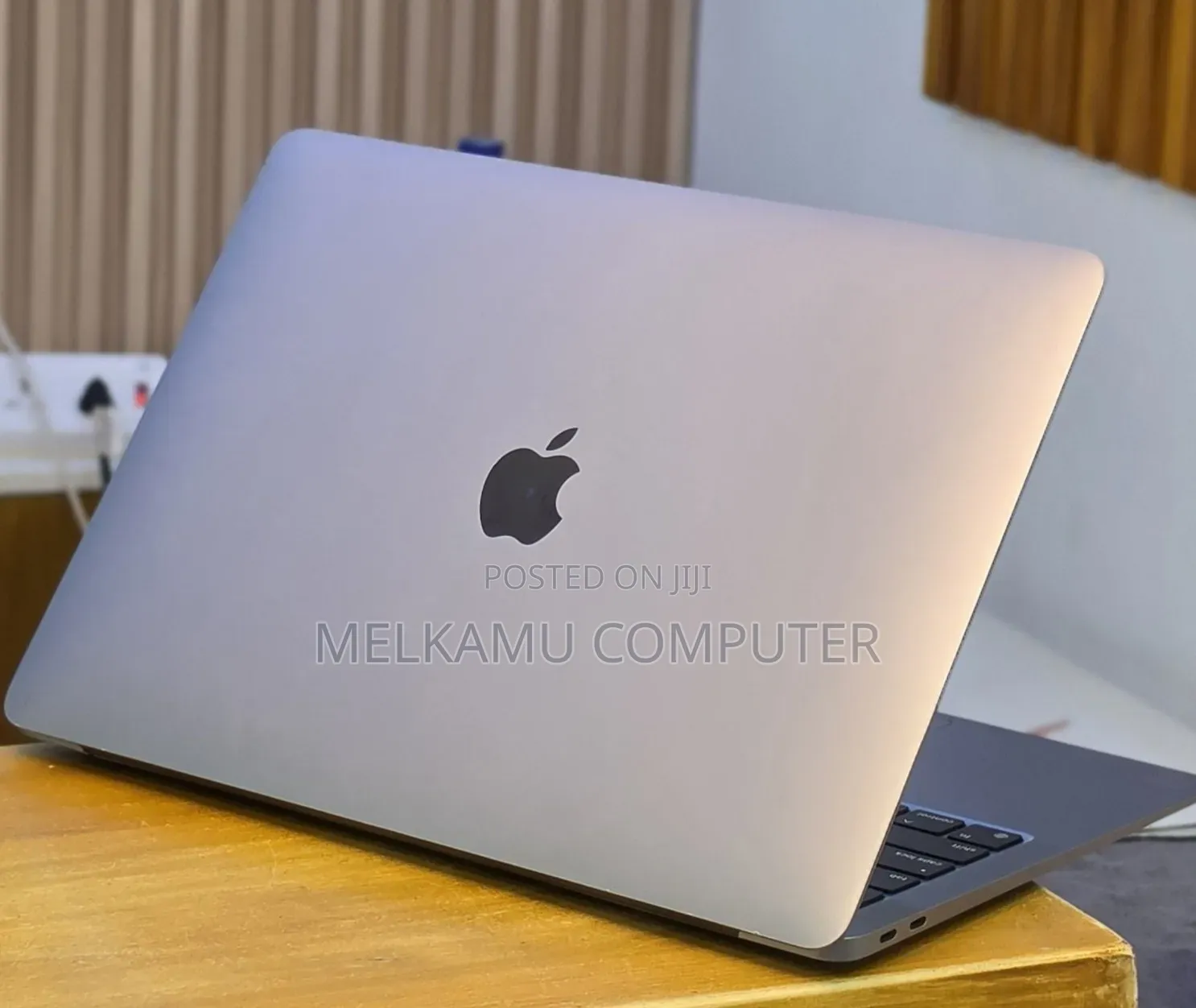 New Laptop Apple MacBook Air 2020 M1 16GB Apple M1 SSD 512GB