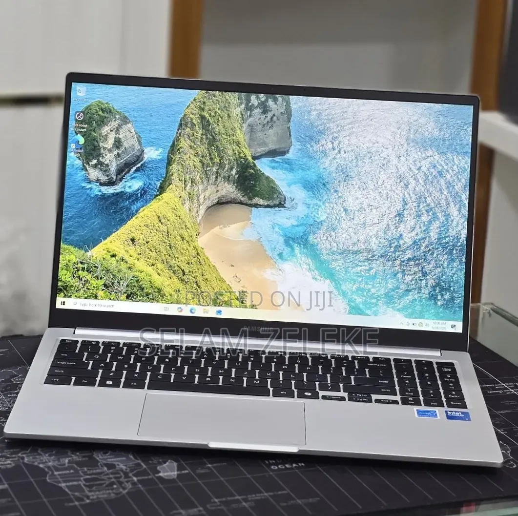 New Laptop Samsung 16GB Intel Core 7 SSD 512GB