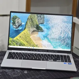 New Laptop Samsung 16GB Intel Core 7 SSD 512GB