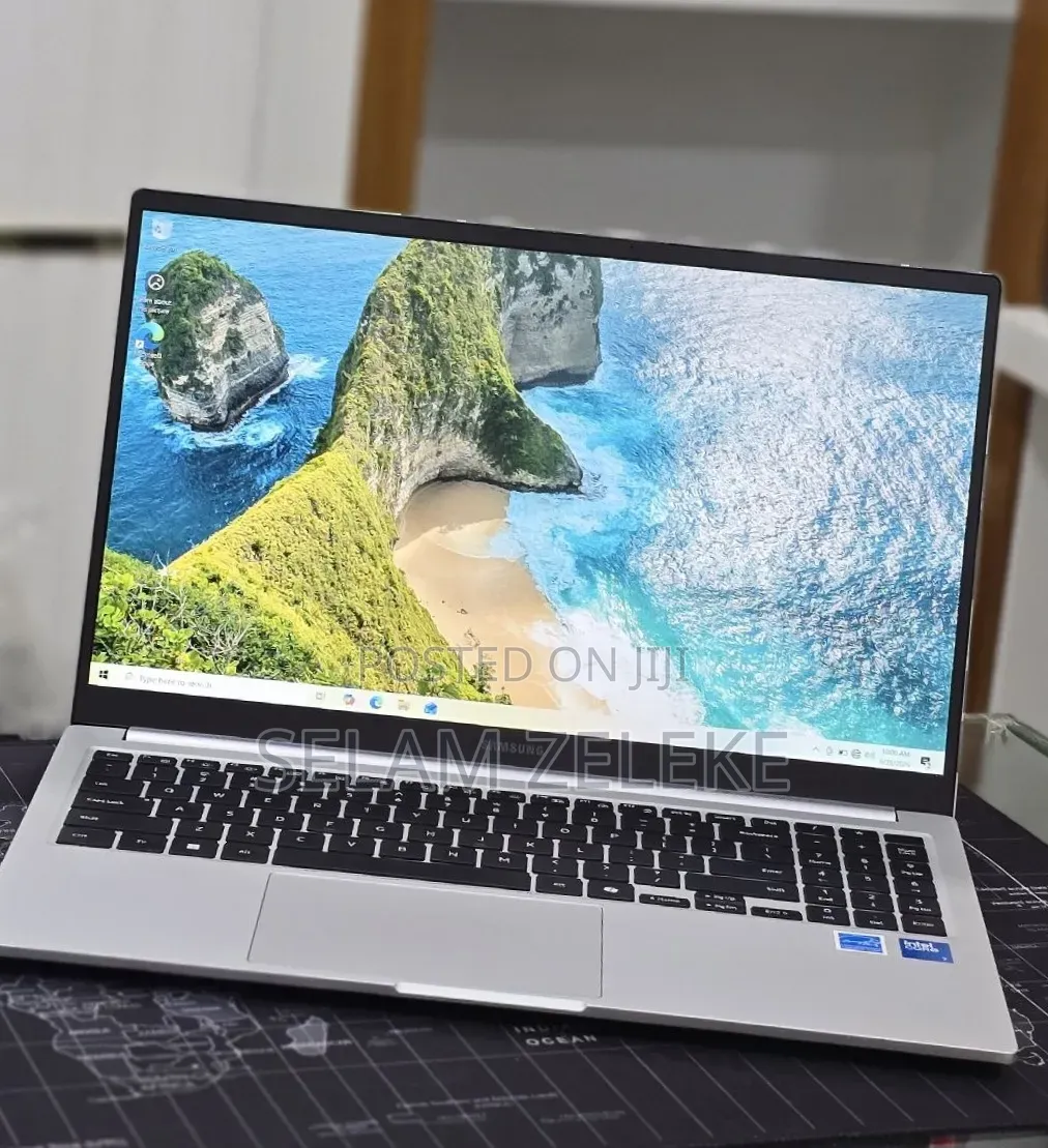New Laptop Samsung 16GB Intel Core 7 SSD 512GB