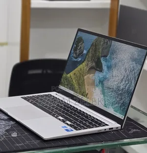 New Laptop Samsung 16GB Intel Core 7 SSD 512GB