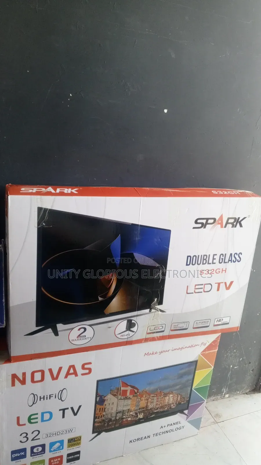 Spark 32" TV