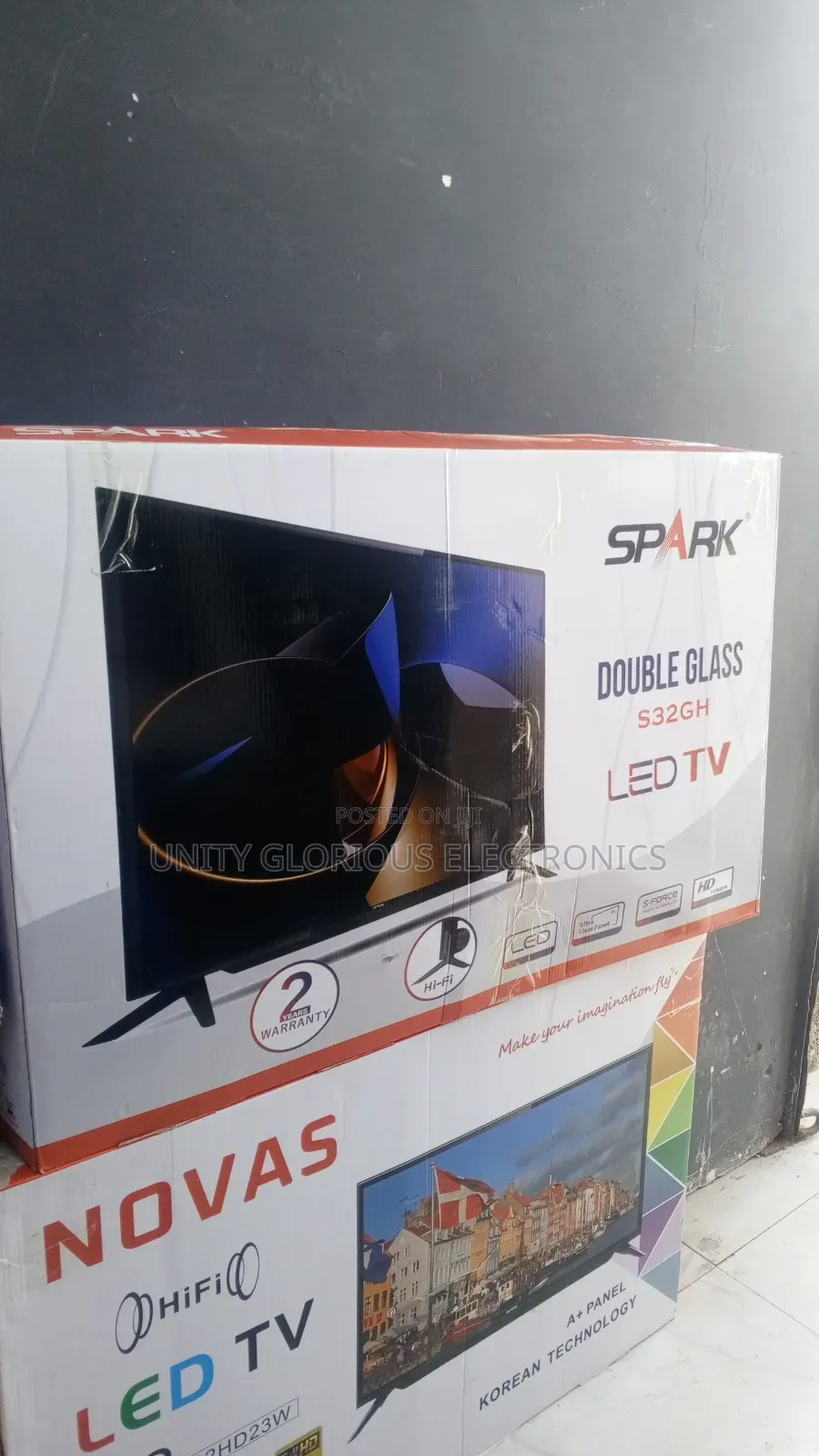 Spark 32" TV