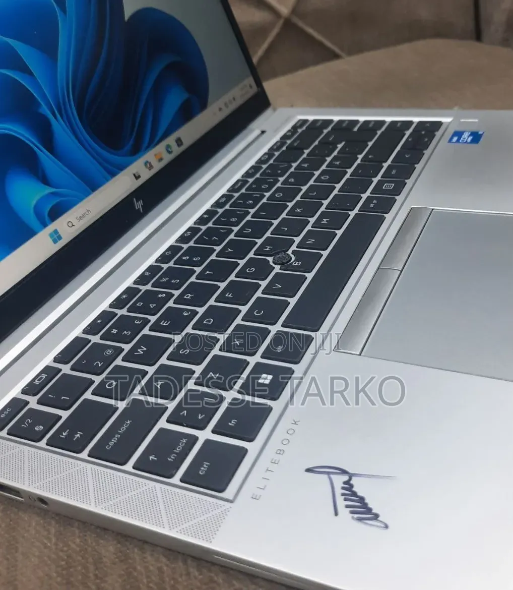 New Laptop HP EliteBook 840 G8 16GB Intel Core i5 SSD 512GB