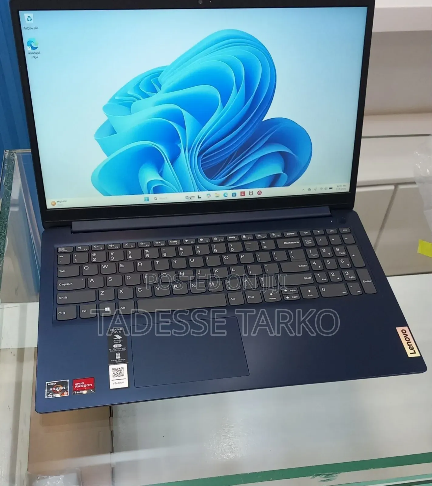 New Laptop Lenovo IdeaPad 1 8GB AMD Ryzen 5 SSD 256GB