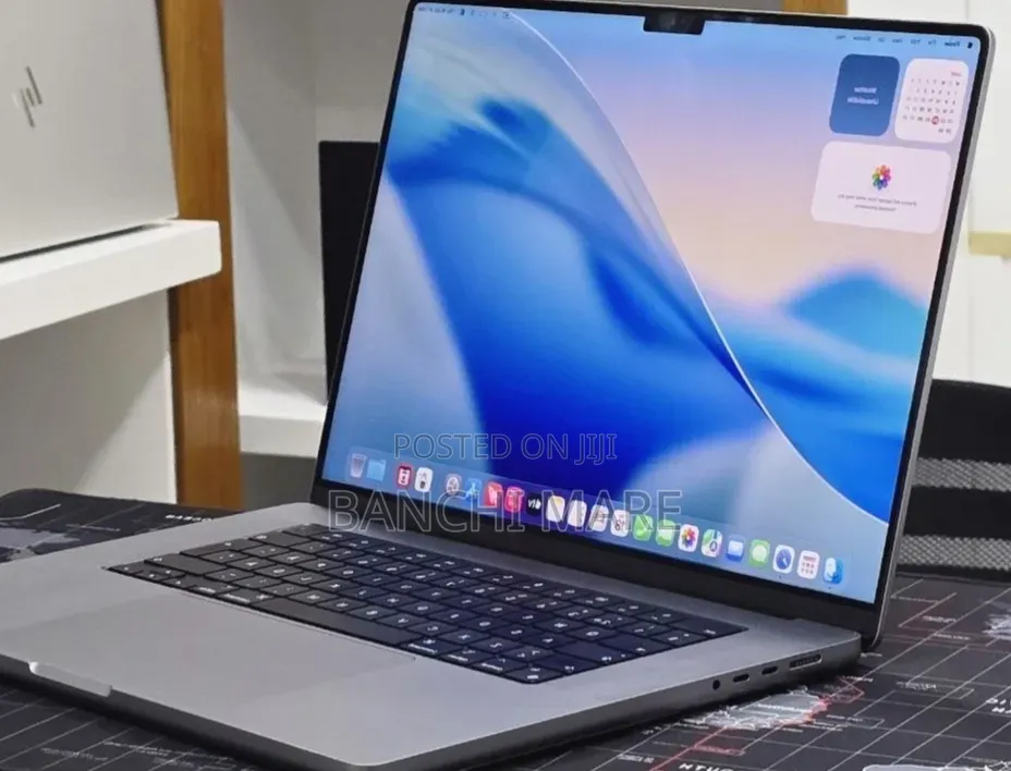 New Laptop Apple MacBook Pro 2021 M1 Max 32GB Apple M1 Max SSD 512GB