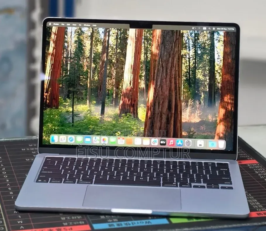 New Laptop Apple MacBook Air 2025 M4 16GB Apple M4 SSD 512GB