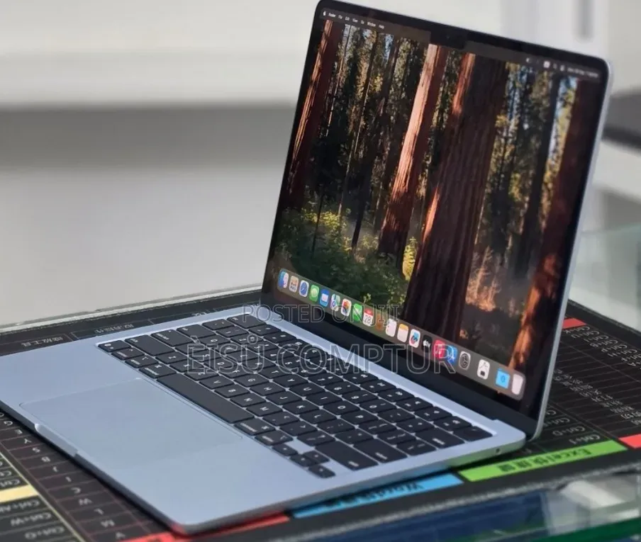 New Laptop Apple MacBook Air 2025 M4 16GB Apple M4 SSD 512GB
