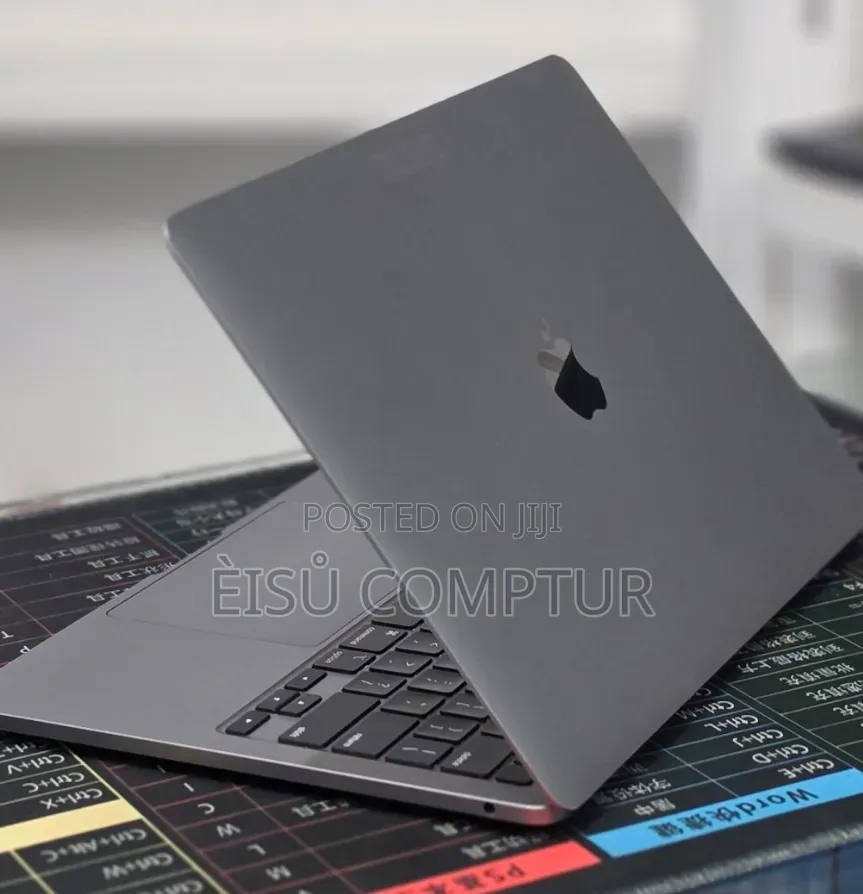 New Laptop Apple MacBook Pro 2021 M1 16GB Apple M1 Pro SSD 256GB