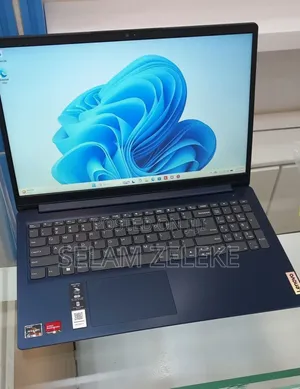 New Laptop Lenovo 8GB AMD Ryzen 5 SSD 256GB