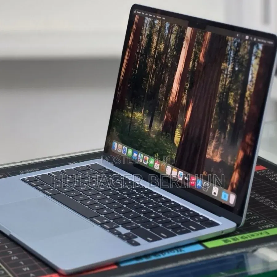 New Laptop Apple MacBook Air 2025 M4 16GB Apple M4 SSD 512GB