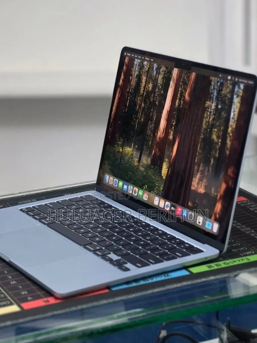 New Laptop Apple MacBook Air 2025 M4 16GB Apple M4 SSD 512GB