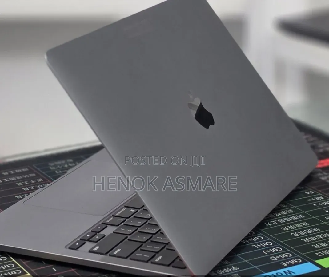 New Laptop Apple MacBook Pro 2020 M1 16GB Apple M1 SSD 256GB