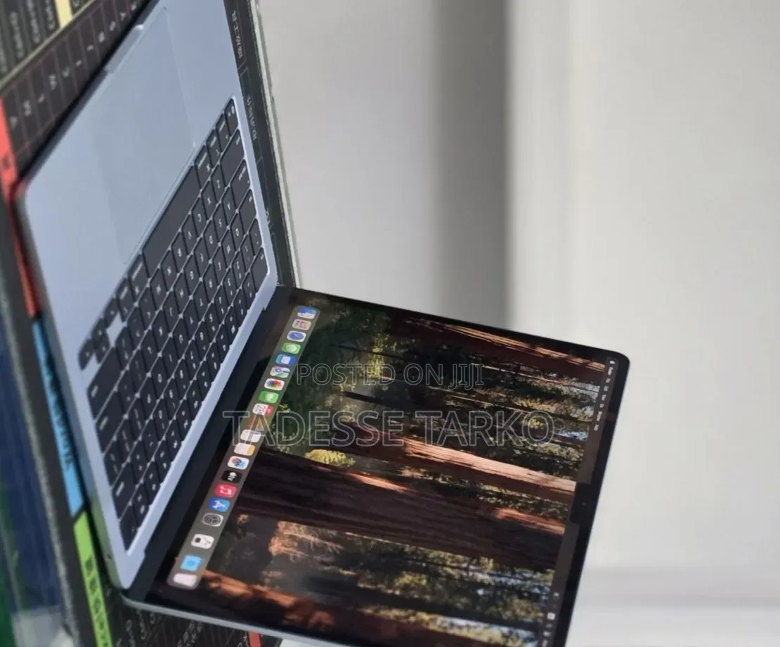 New Laptop Apple MacBook Air 2025 M4 16GB Apple M4 SSD 512GB