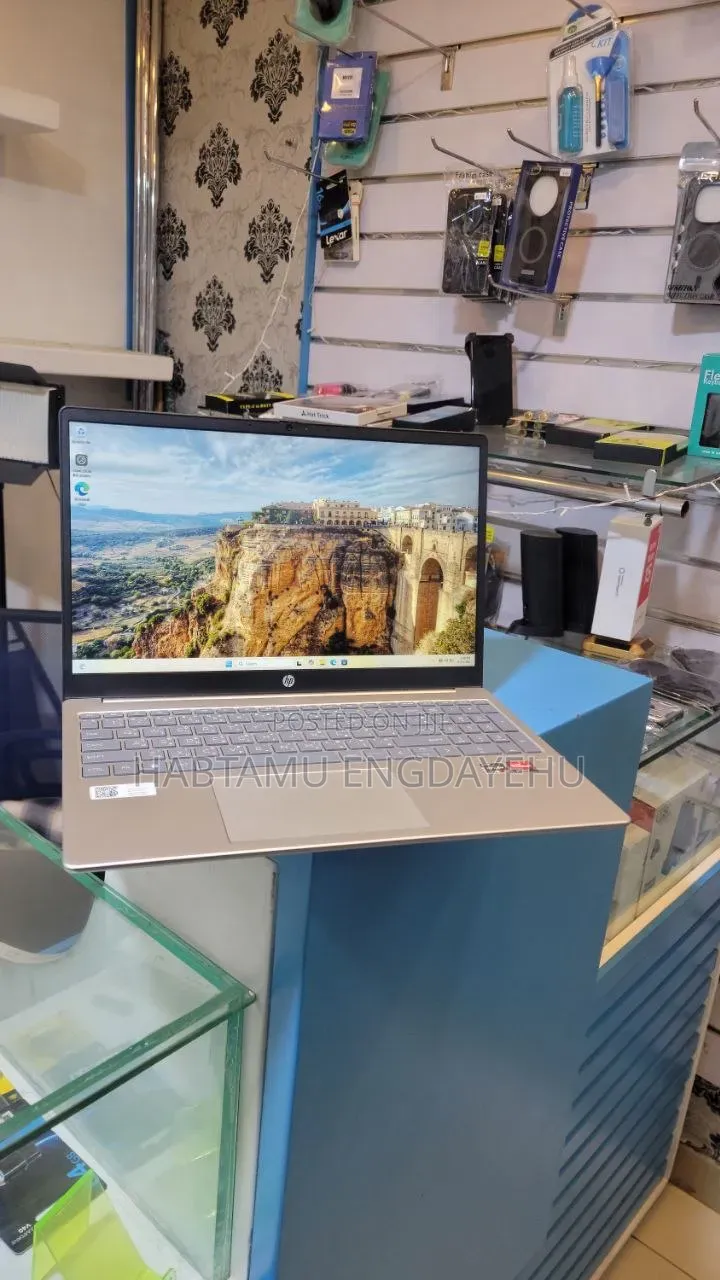 New Laptop HP Stream Notebook 8GB AMD Ryzen 3 SSD 256GB