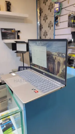 New Laptop HP Stream Notebook 8GB AMD Ryzen 3 SSD 256GB