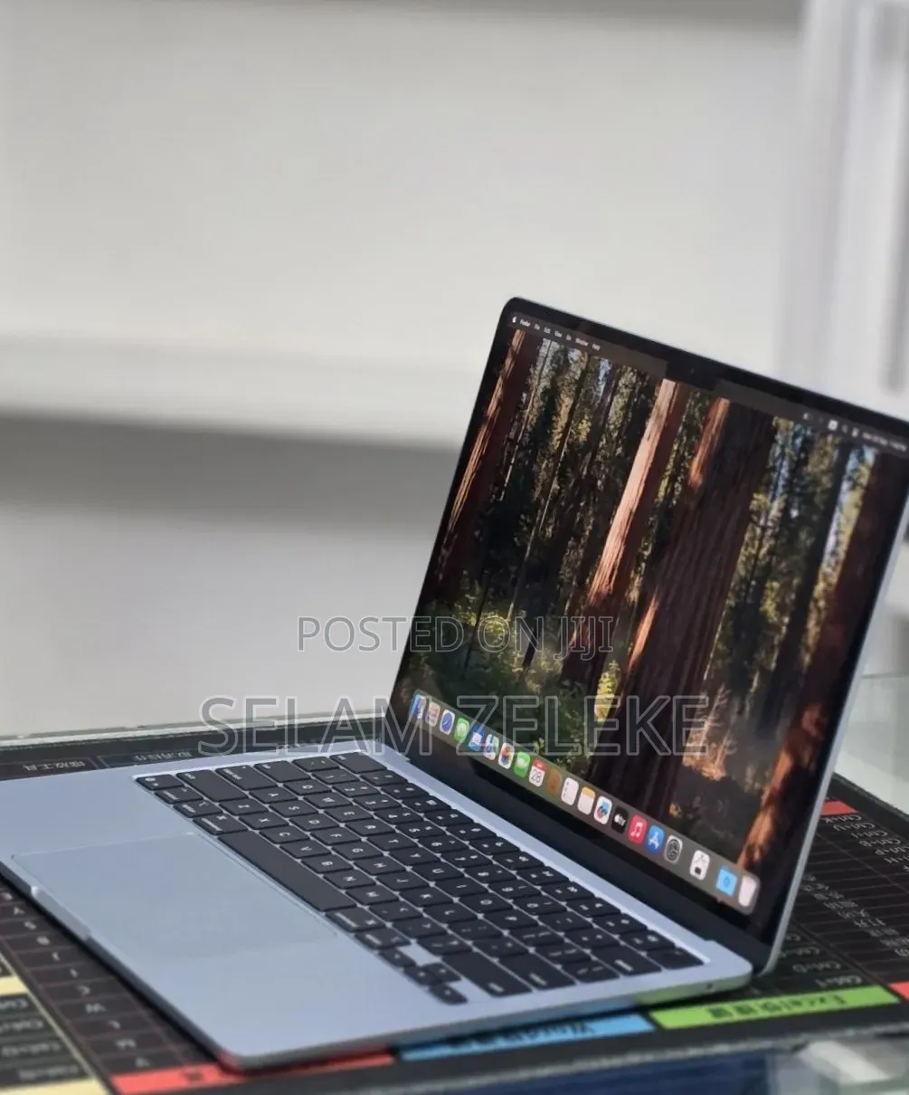 New Laptop Apple MacBook Air 2025 M4 16GB Apple M4 SSD 512GB