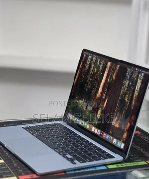New Laptop Apple MacBook Air 2025 M4 16GB Apple M4 SSD 512GB