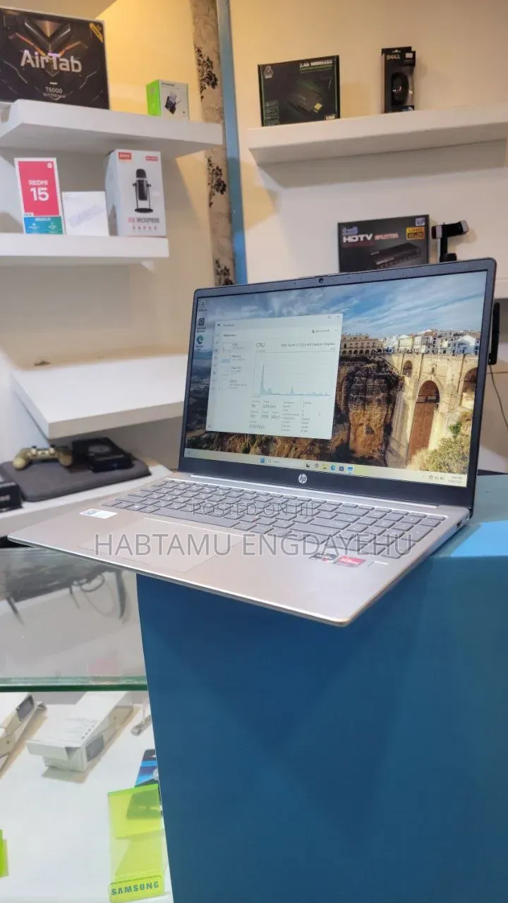 New Laptop HP Stream Notebook 8GB AMD Ryzen 3 SSD 256GB