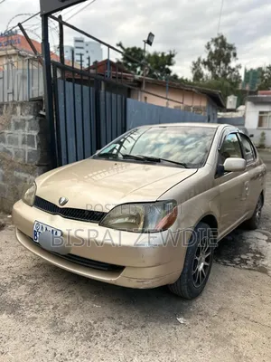 Toyota Platz 2001