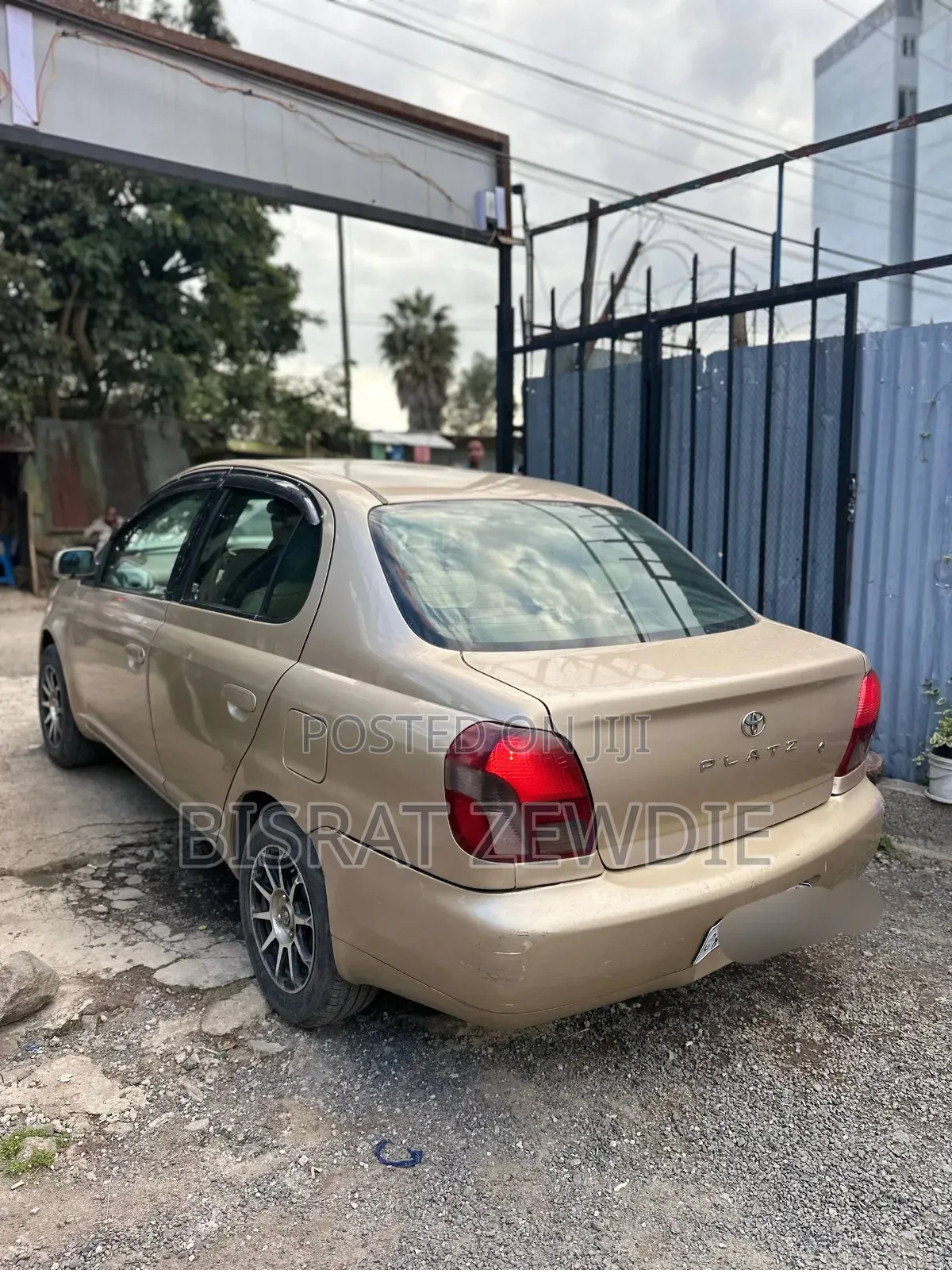 Toyota Platz 2001