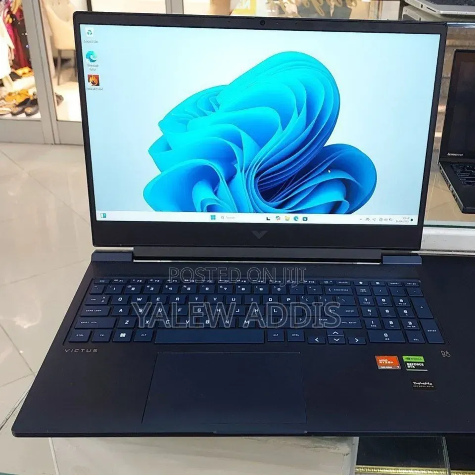 New Laptop HP Victus 16 8GB AMD Ryzen 7 SSD 1T