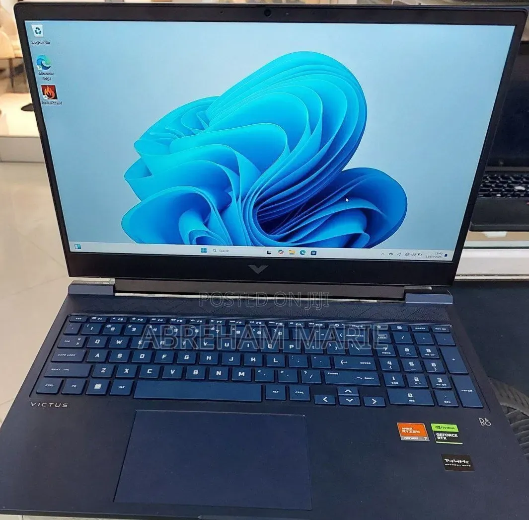 New Laptop HP Victus 16 8GB AMD Ryzen 7 SSD 1T