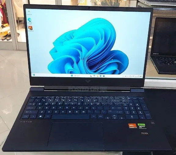 New Laptop HP Victus 16 8GB AMD Ryzen 7 SSD 1T