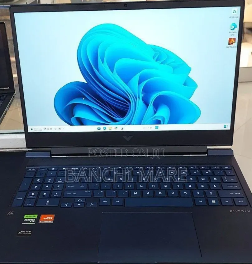 New Laptop HP Victus 16 8GB AMD Ryzen 7 SSD 1T