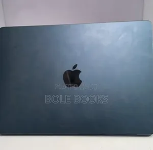 New Laptop Apple MacBook Air 2022 M2 8GB Apple M5 Pro SSD 256GB