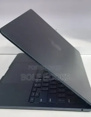 New Laptop Apple MacBook Air 2022 M2 8GB Apple M5 Pro SSD 256GB