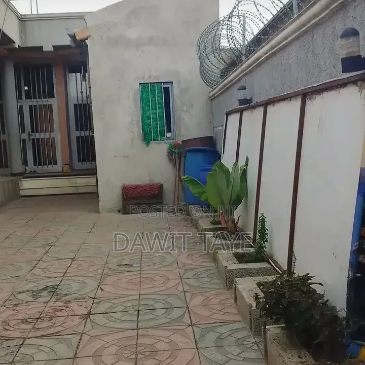 3bdrm Villa in Bole for sale
