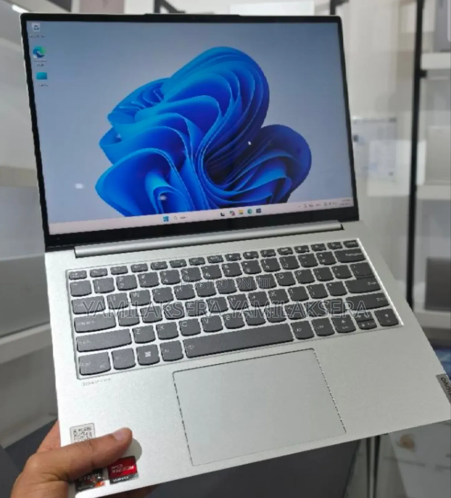New Laptop Lenovo 16GB AMD Ryzen 7 SSD 512GB