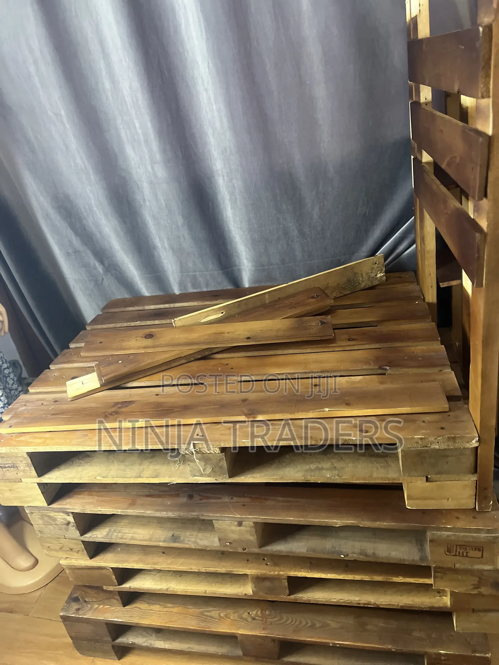 Clean Wooden Pallets Timber Slats (DIY / Furniture)