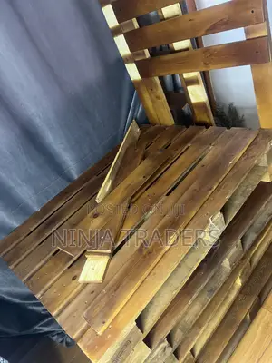 Clean Wooden Pallets Timber Slats (DIY / Furniture)
