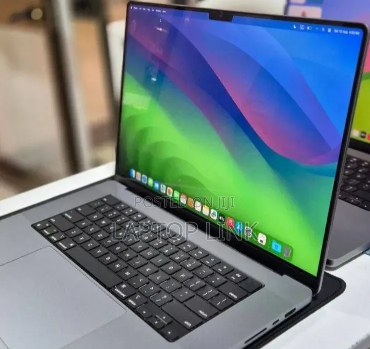 New Laptop Apple MacBook Pro 2021 M1 32GB Apple M1 Pro SSD 512GB