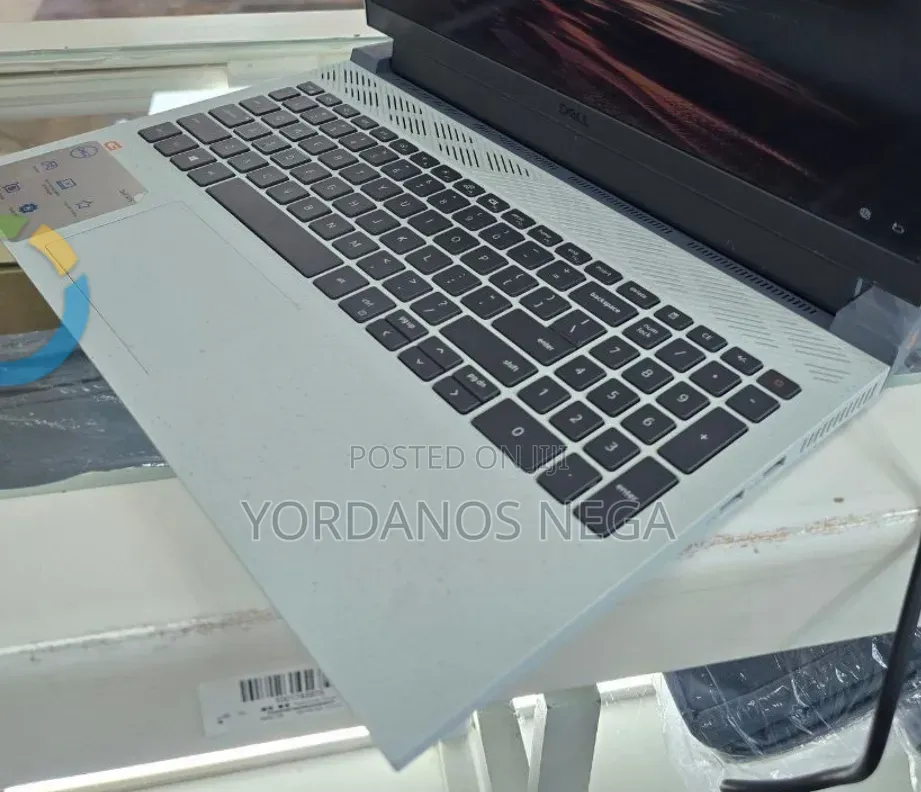 New Laptop Dell G15 5515 16GB Intel Core i7 SSD 512GB